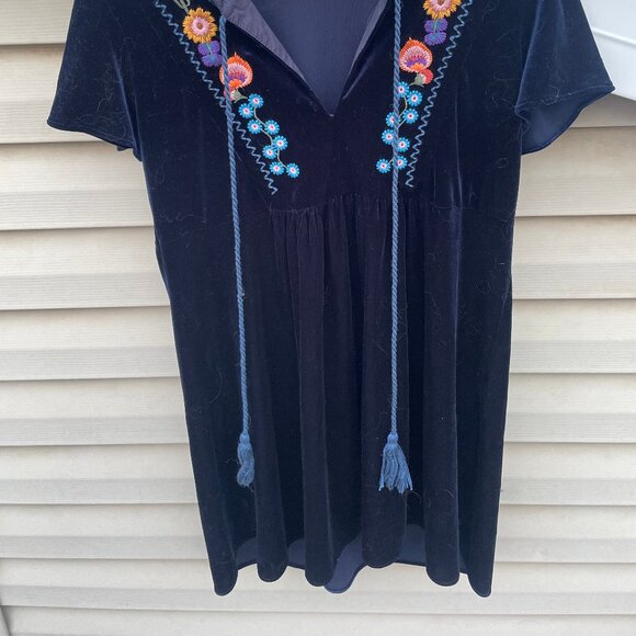 Velvet Blue Embroidered Top - Picture 3 of 5